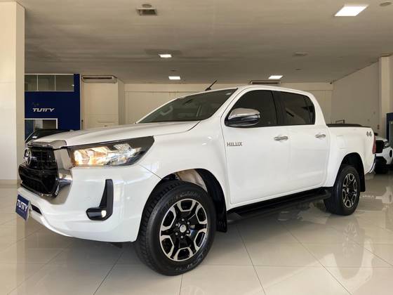 TOYOTA HILUX 2.8 D-4D TURBO DIESEL CD SRV 4X4 AUTOMÁTICO